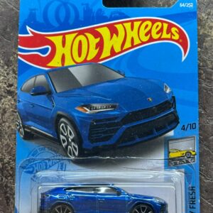 Lambo urus blue