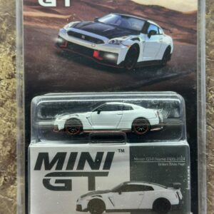 Nissan GT-R Nismo white