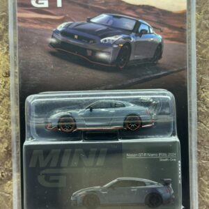 Nissan GT-R Nismo stealth grey